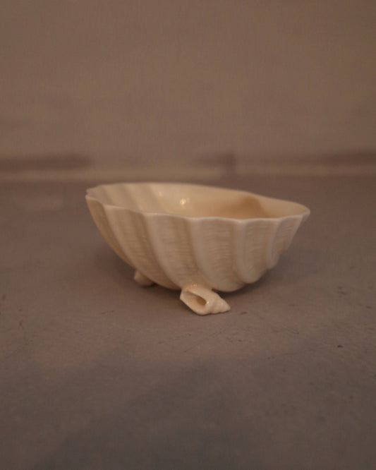 BELLEEK Seashell tray