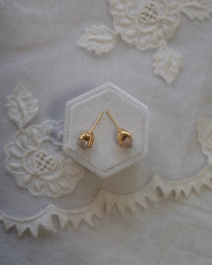 White seashell pierce