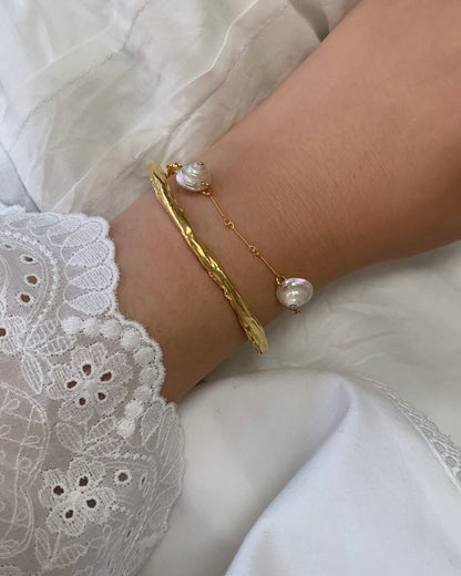 Chain ＆ Whiteshell bracelet