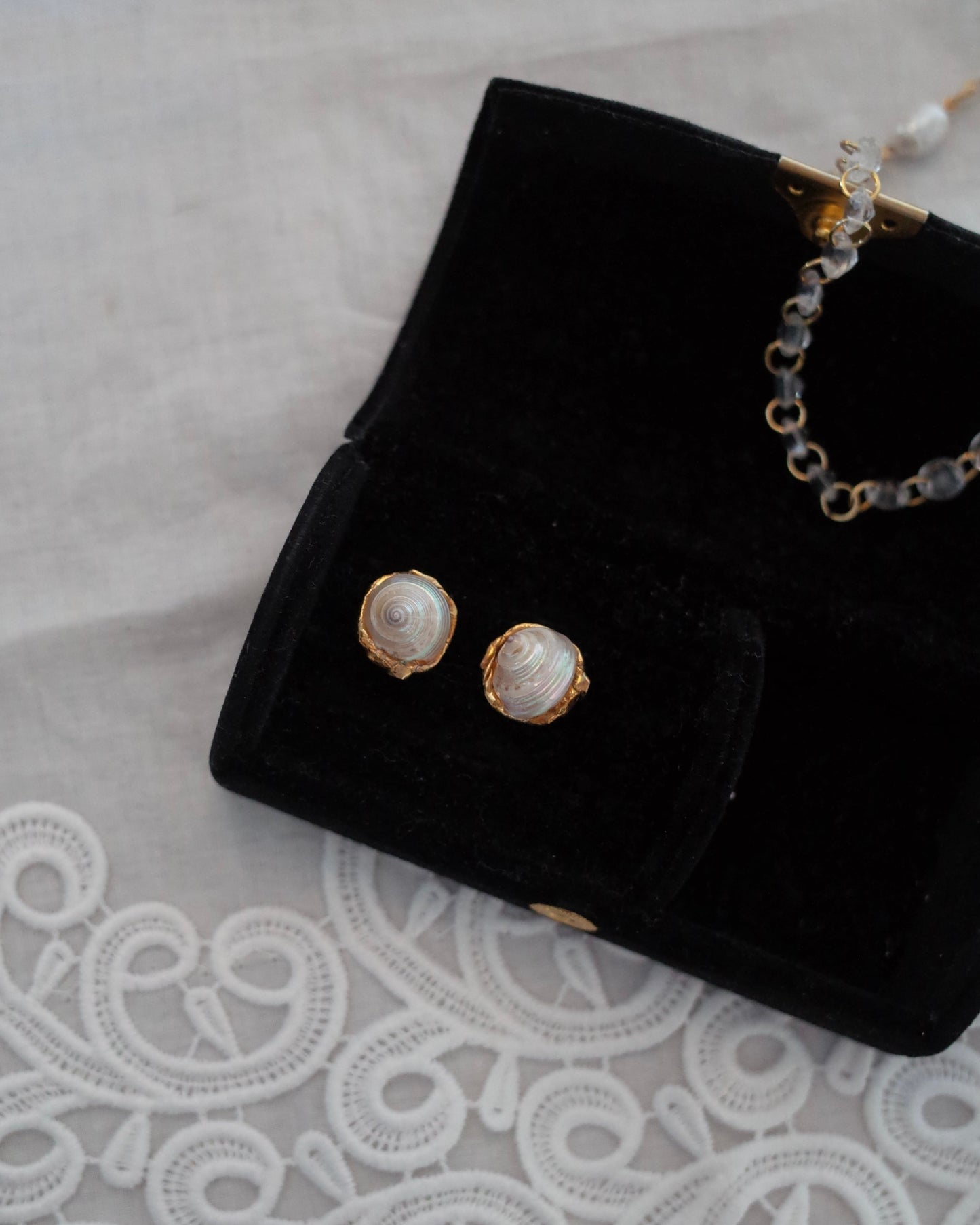 White seashell pierce 2