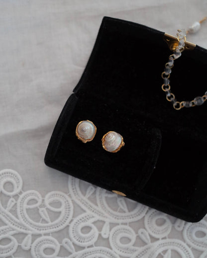 White seashell pierce 2