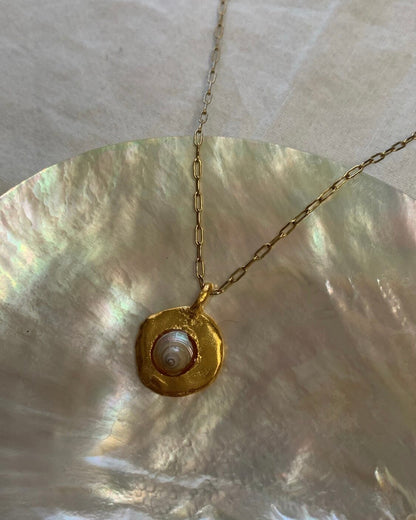 White seashell necklace2