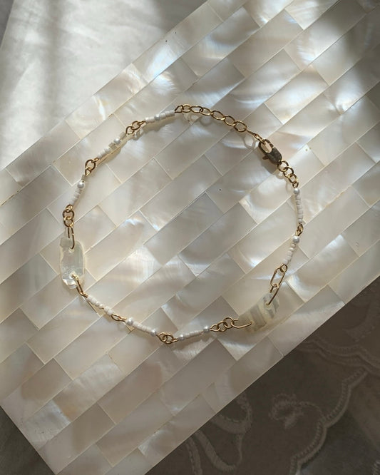 White seashell bracelet