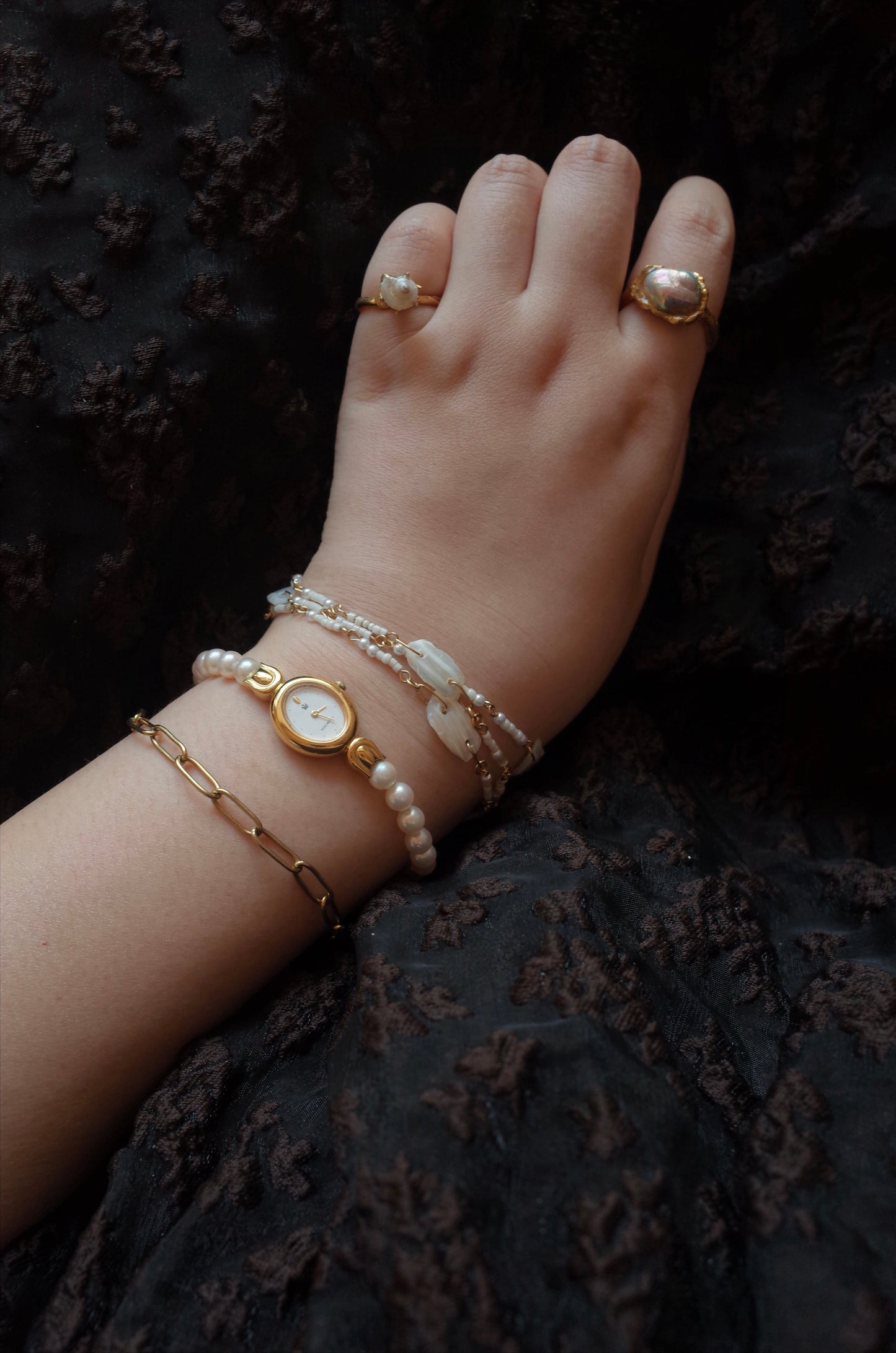 White seashell bracelet