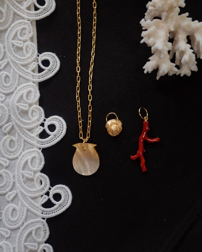 Mother of pearl chain necklace