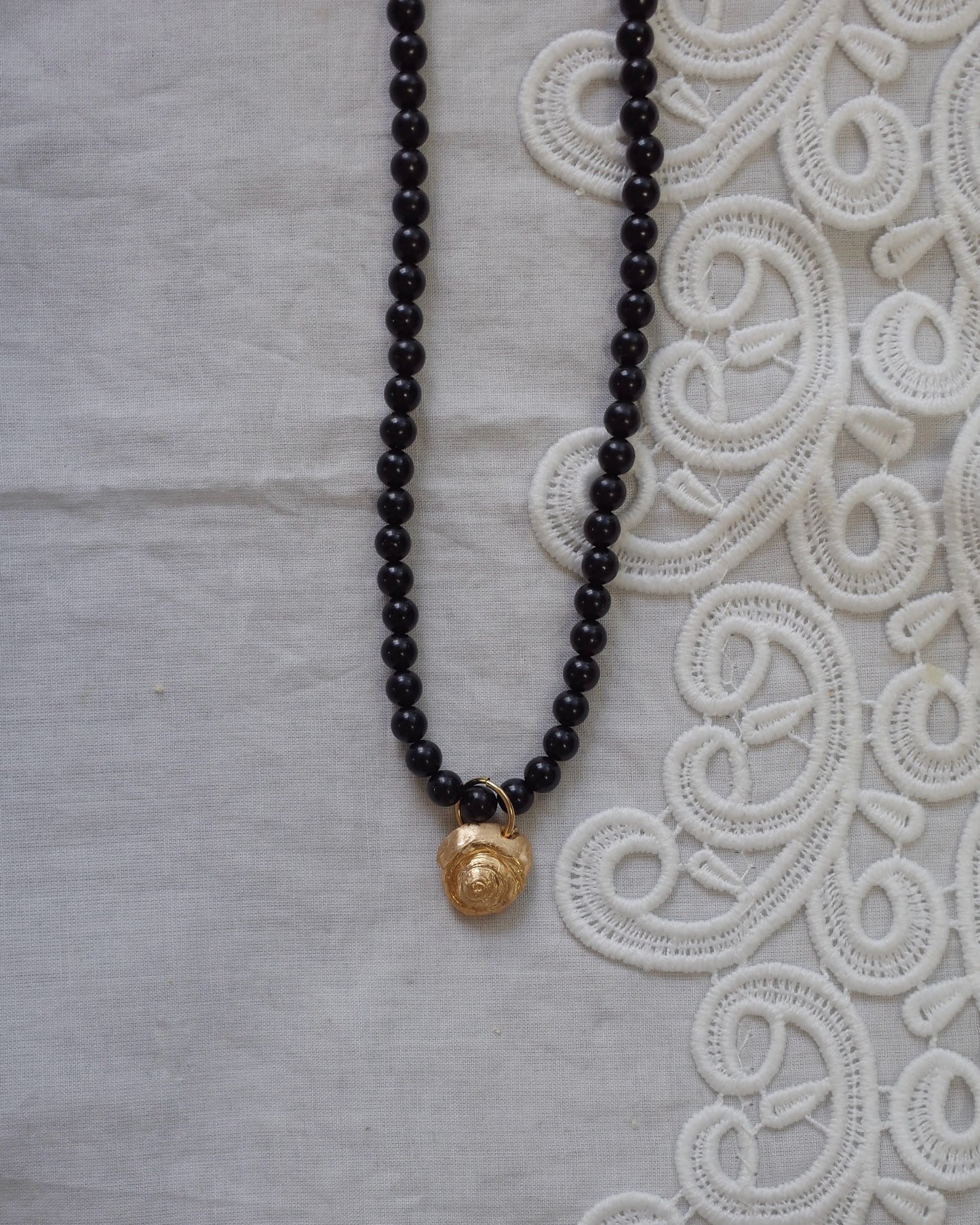 Seashell charm & Jet necklace