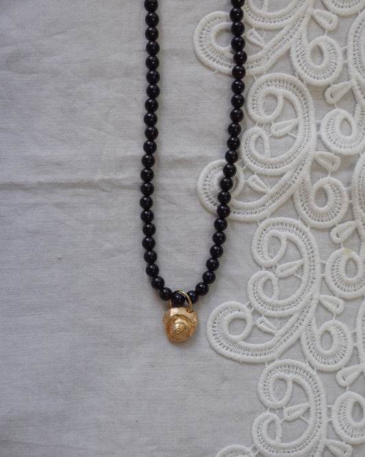 Seashell charm & Jet necklace