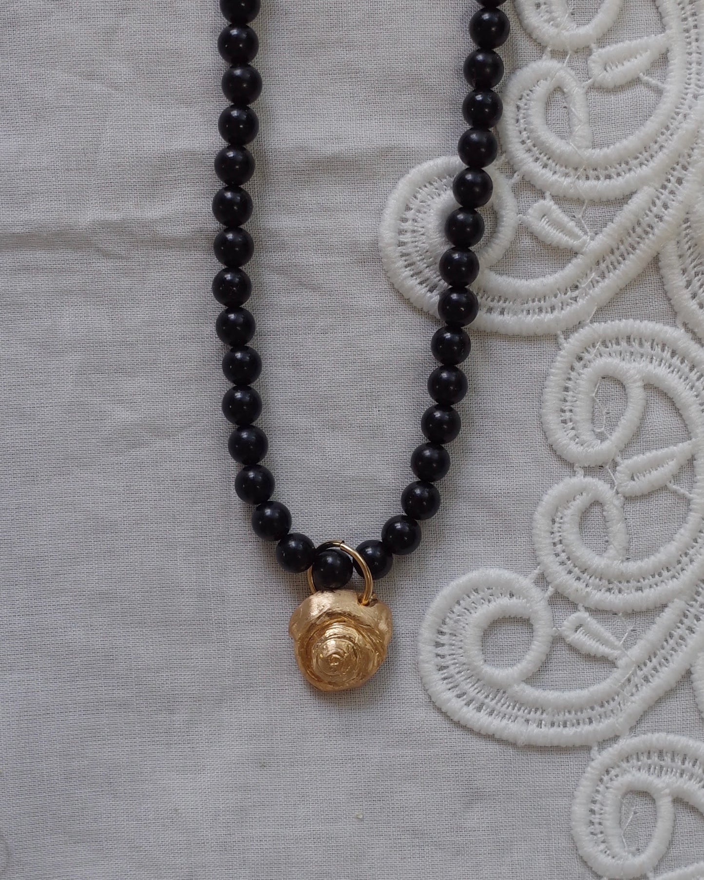 Seashell charm & Jet necklace