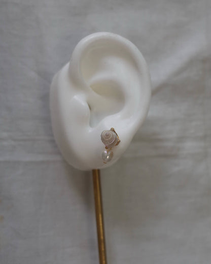 White seashell pearl pierce