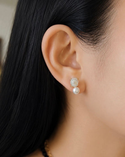 White seashell pearl pierce