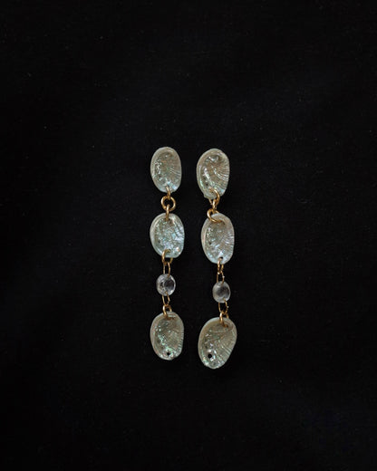 Piercing aus weißer Muschel