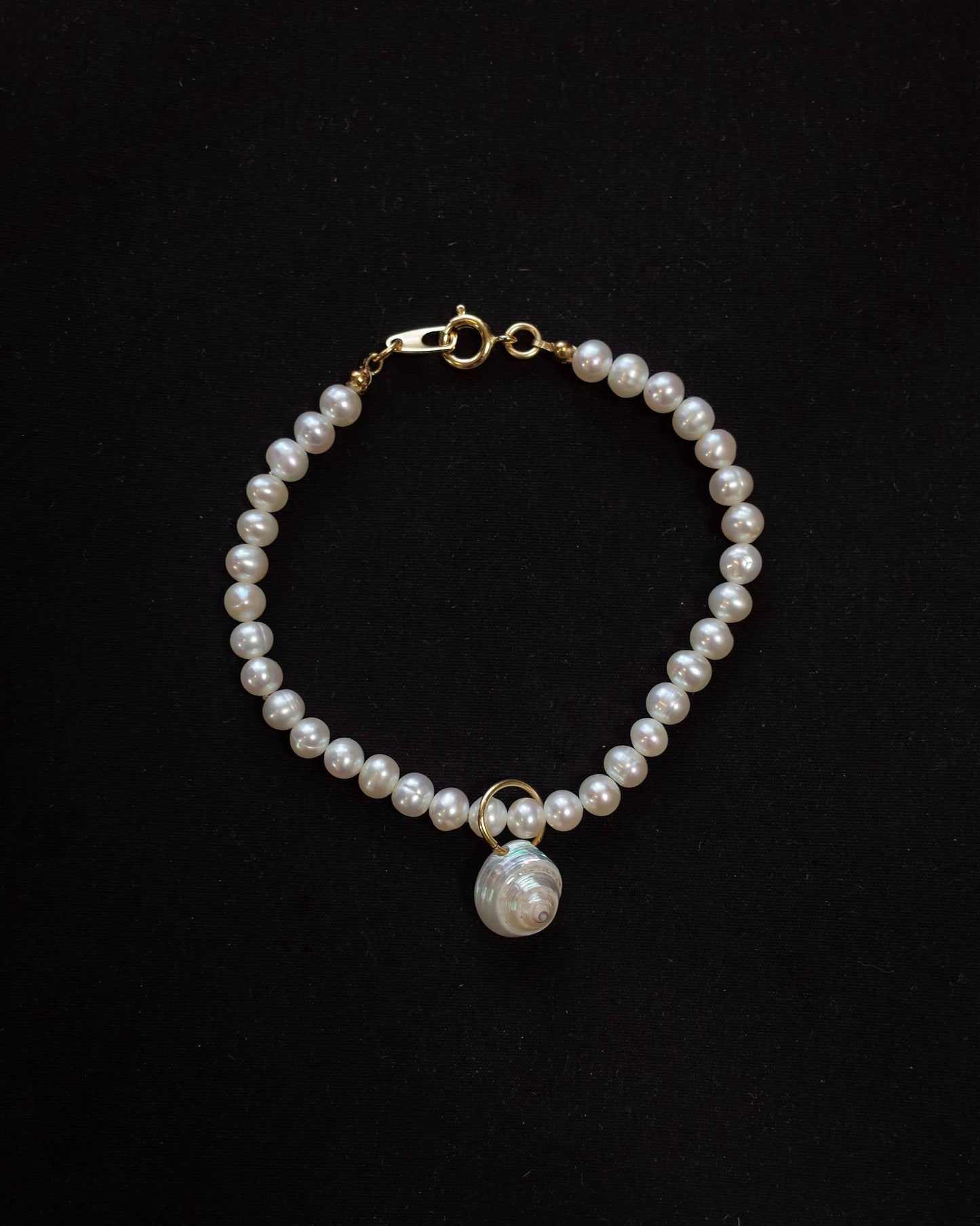 White Pearl and seashell bracelet