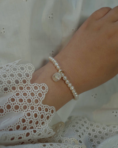 White Pearl and seashell bracelet
