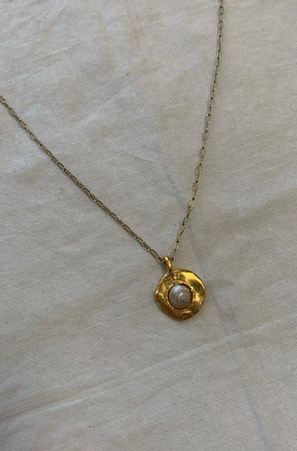 White seashell necklace2
