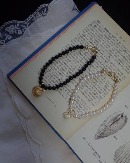 Seashell charm & Jet bracelet