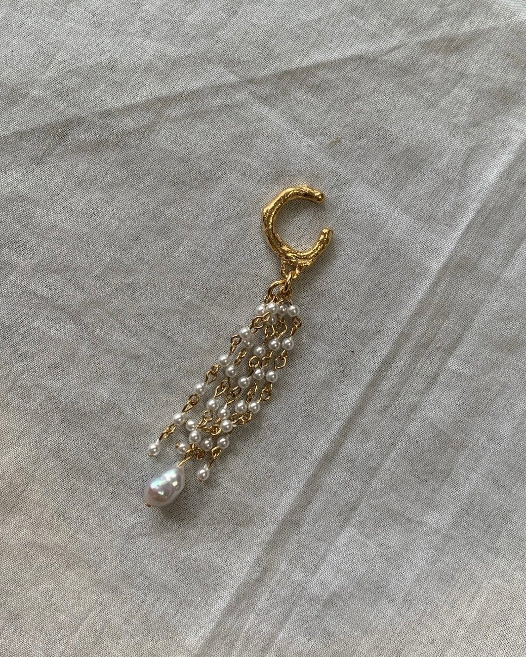 Pearl volume earcuff