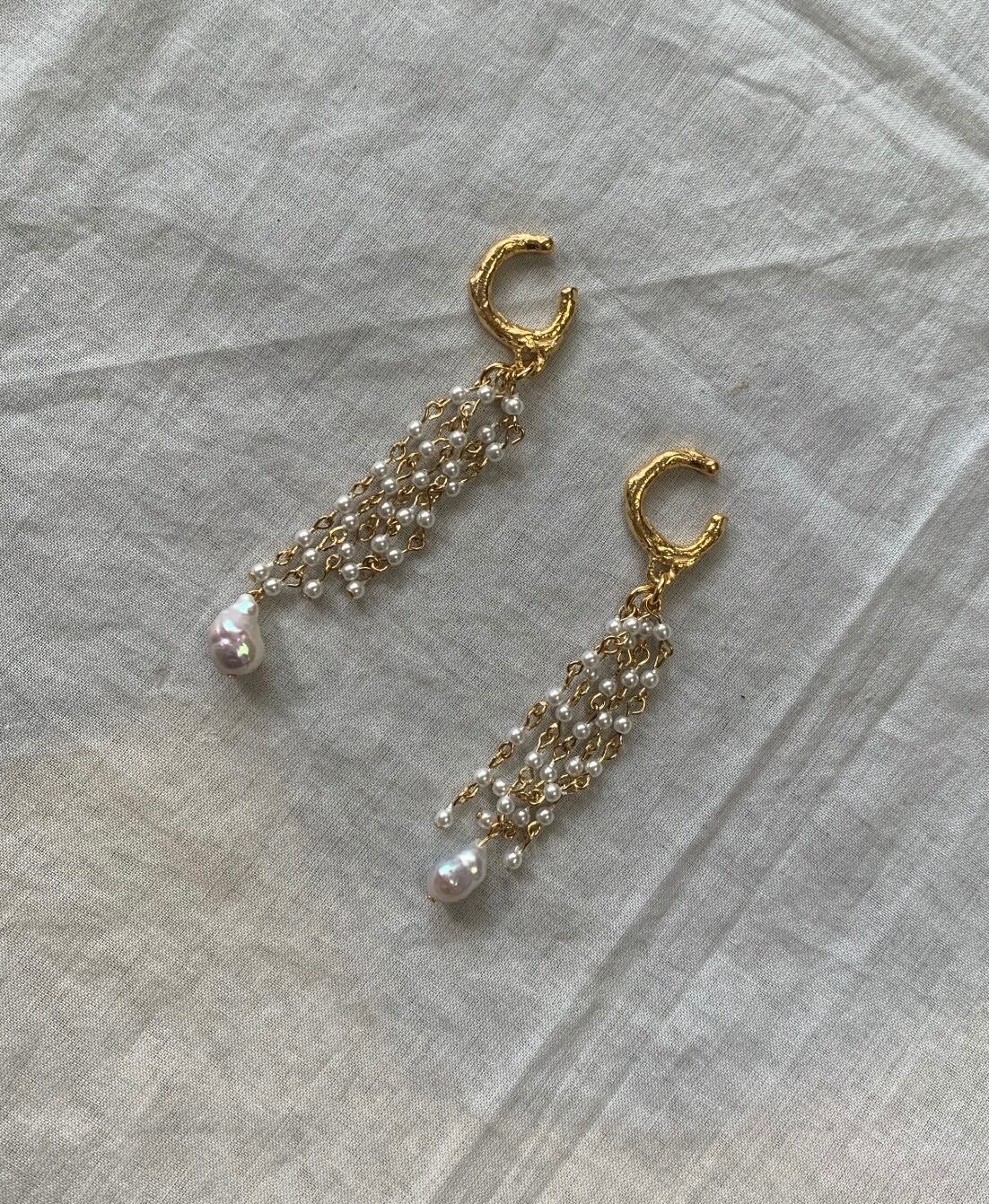Pearl volume earcuff