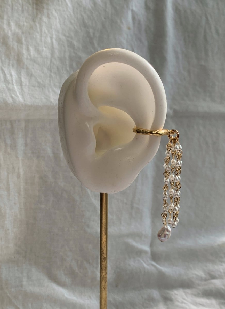 Pearl volume earcuff
