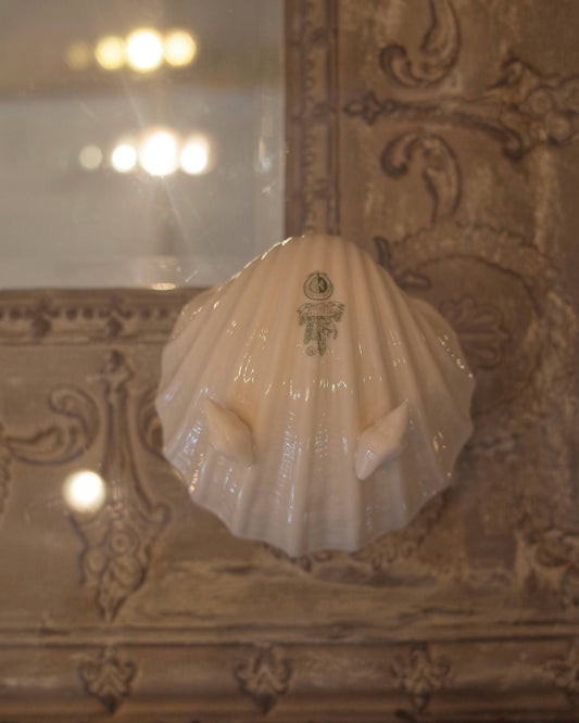 BELLEEK Seashell tray