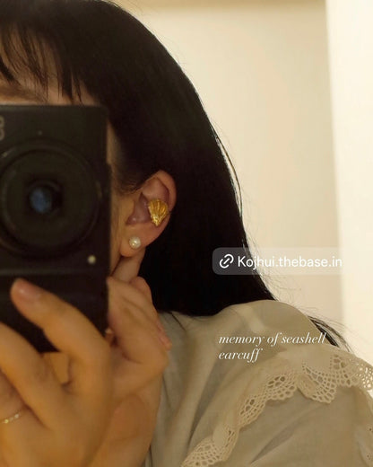 memory of seashell earcuff