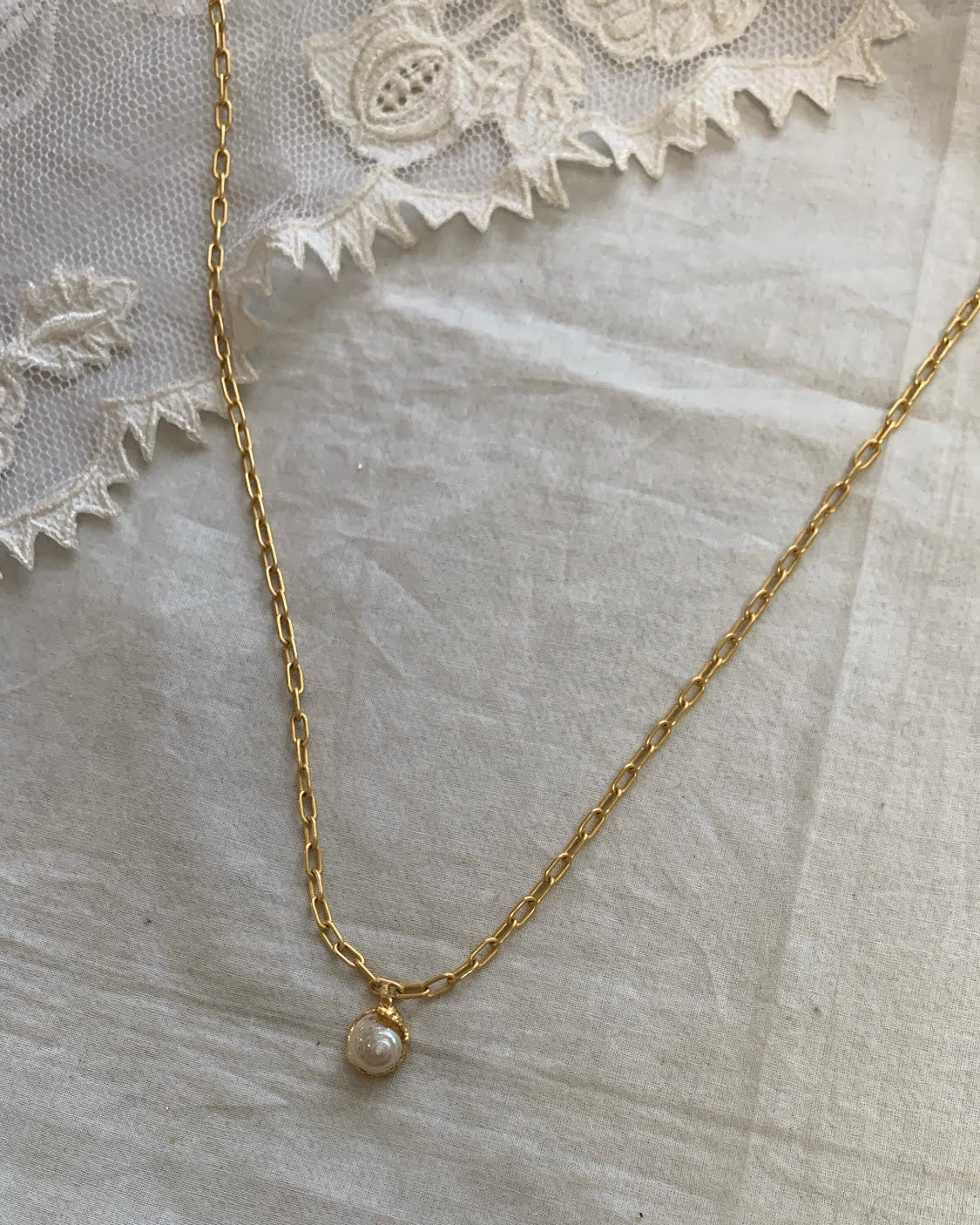 White seashell necklace 4