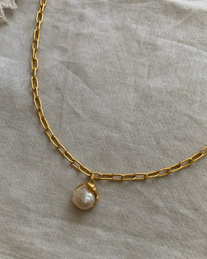 Whiteshell bracelet