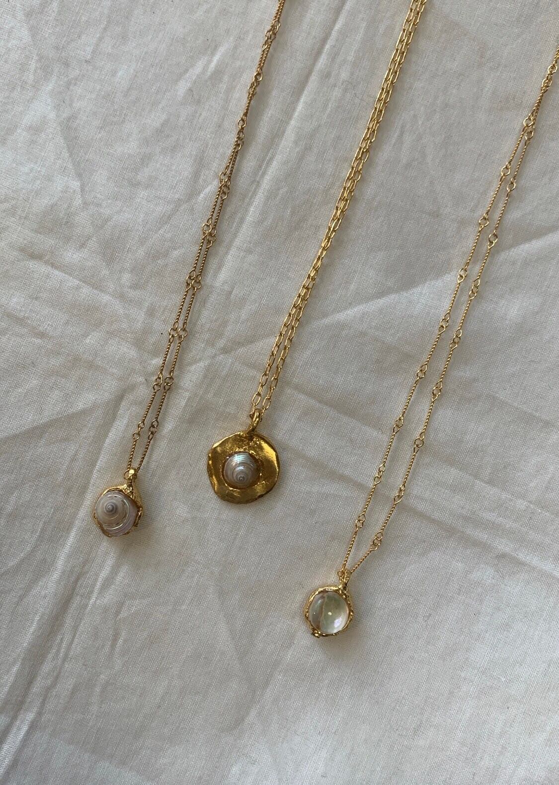 White seashell necklace 3